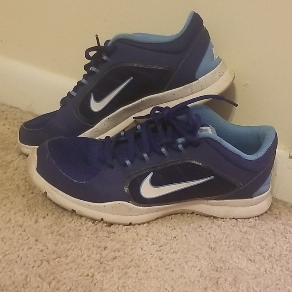Womens Nike Runnng shoes